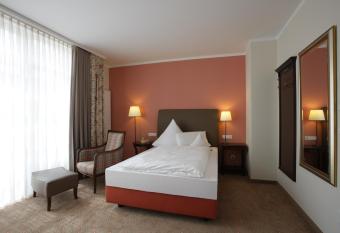 Hotel G  decke allows 18 year olds to book a room