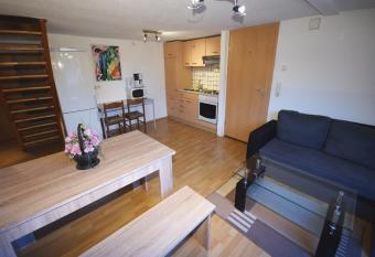 AB Apartment Objekt 76 allows 18 year olds to book a room