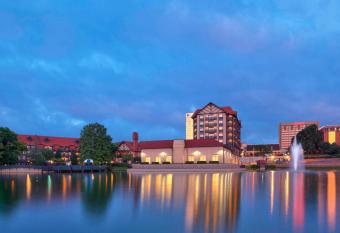 Sheraton Westport Chalet Hotel St. Louis has Balcony rooms