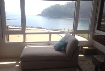 BURUMENDI 4 has Balcony rooms