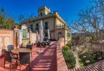 Els Jardins De La Martana has Balcony rooms