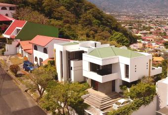 Casa Marlui-San Jos   has Balcony rooms