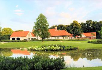 Villa Kempen-Broek has Balcony rooms