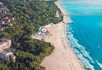 Primoretz Grand Hotel & Spa has Balcony rooms