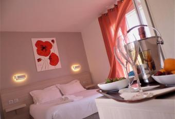 Stella Marina allows 18 year olds to book a room