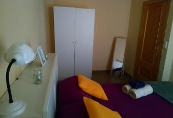 Home&Holidays Las Gabias, Granada allows 18 year olds to book a room