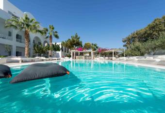 Hotel 28 allows 18 year olds to book a room