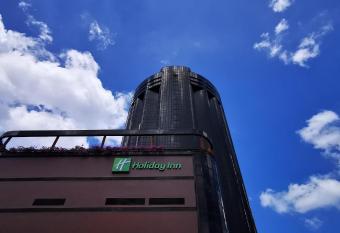 Holiday Inn Singapore Atrium, an IHG Hotel has Smoking rooms