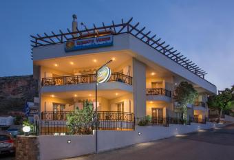 Malvasia Corner Hotel - ex Romeo s House has Balcony rooms