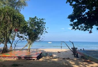 Sanctuary Lanta allows 18 year olds to book a room