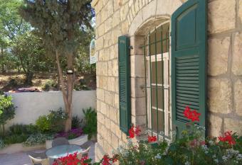 The Templer Inn has Balcony rooms