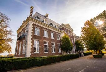 Kasteel Pietersheim allows 18 year olds to book a room
