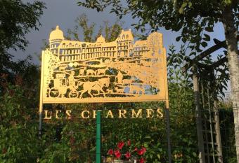 Les charmes allows 18 year olds to book a room