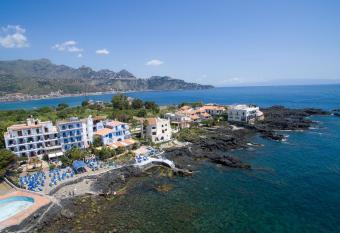 Kalos Hotel has Balcony rooms