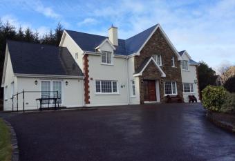 Sneem River Lodge Bed & Breakfast allows 18 year olds to book a room