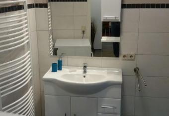 Haus Isabelle EG allows 18 year olds to book a room