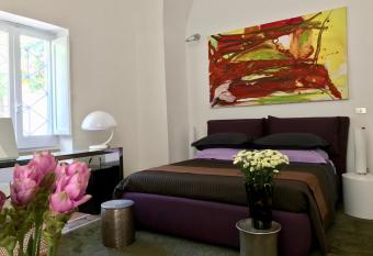 ART TO DESIGN B&B allows 18 year olds to book a room