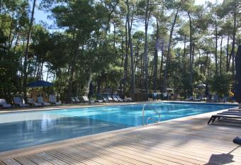 Green Resort allows 18 year olds to book a room