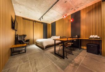 Incheon Airport Hotel Seattle allows 18 year olds to book a room