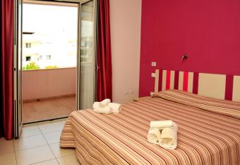 Hotel La Punta allows 18 year olds to book a room