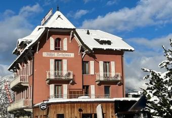 H  tel Terminus allows 18 year olds to book a room