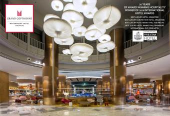 Grand Copthorne Waterfront has Balcony rooms