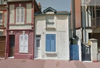 Maison de P  cheurs en centre ville has Balcony rooms