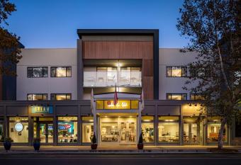 Hilton Garden Inn Davis Downtown has Balcony rooms