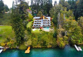 El Muelle by DOT Boutique allows 18 year olds to book a room