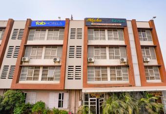FabHotel Mahadev Residency allows 18 year olds to book a room