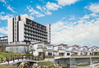 Dancewoods Hotel has Balcony rooms