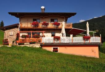 Maria s Sonnenquartier has Balcony rooms