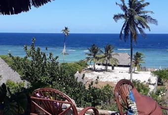 Mango Lodge Kenya has rooms with a private hot tub