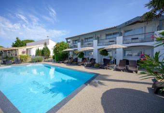 H  tel Le Peu Breton has Balcony rooms