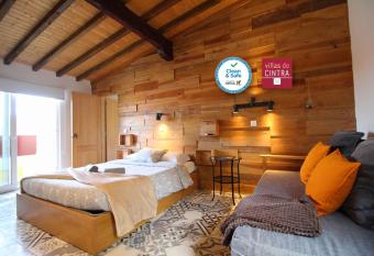 Villas de Cintra allows 18 year olds to book a room