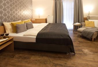 G  stehaus Zehmerhof bei Erding has Balcony rooms