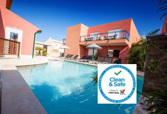 Villa Rosa allows 18 year olds to book a room