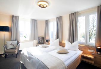 Hotel & Gutsgasthaus K  berle allows 18 year olds to book a room