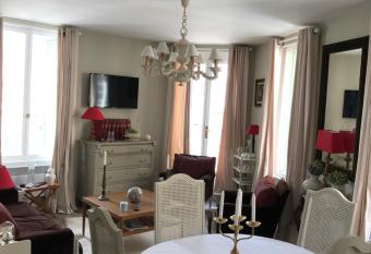 LA RIEUSE PROUT-PROUT has Balcony rooms