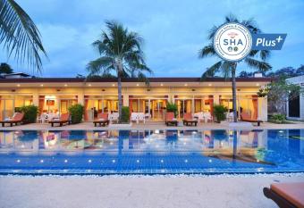 Phuket Sea Resort SHA Extra Plus allows 18 year olds to book a room