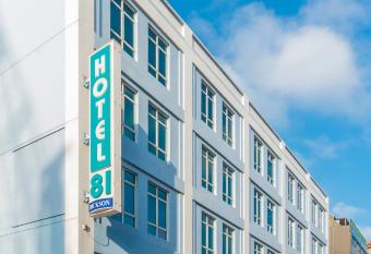 Hotel 81 Dickson allows 18 year olds to book a room