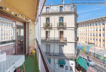 Appart - Suites Gaya Centre Ville has Balcony rooms