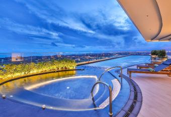 Holiday Inn & Suites Rayong City Centre, an IHG Hotel allows 18 year olds to book a room