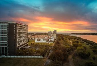 Crowne Plaza Tainan, an IHG Hotel has Balcony rooms