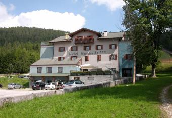 Hotel Martinella has Balcony rooms