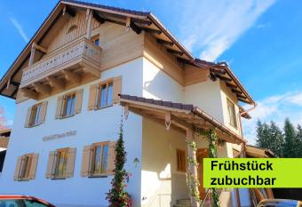 Chalet Bad T  lz has Balcony rooms