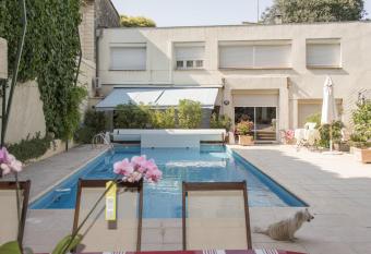 Villa Cemaste allows 18 year olds to book a room