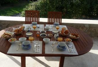 Aux charmes de grasse allows 18 year olds to book a room