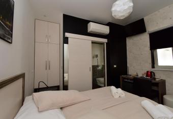 Marmontova Luxury Rooms has Balcony rooms