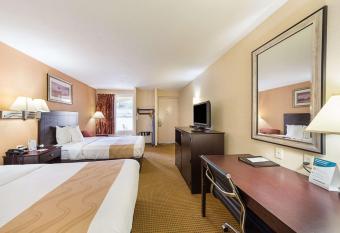 Mcintosh Inn has Smoking/Balcony rooms